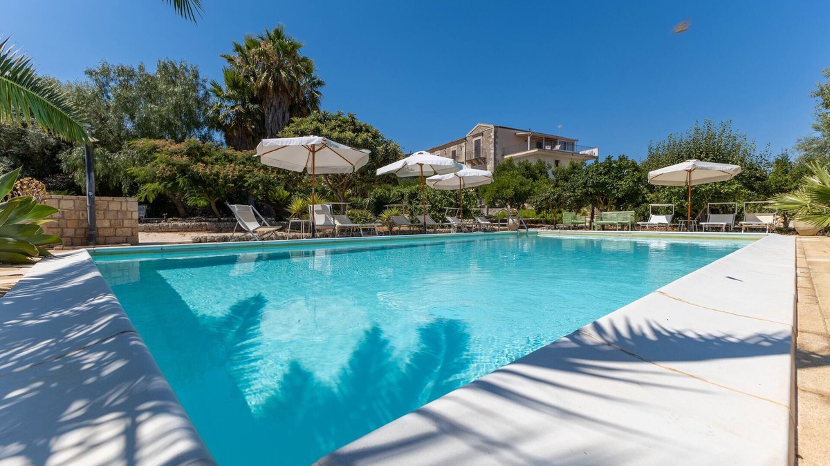 Modica Villa | Villa 'Flavia Con Piscina Privata' with Private Pool, Wi-Fi and Air Conditioning