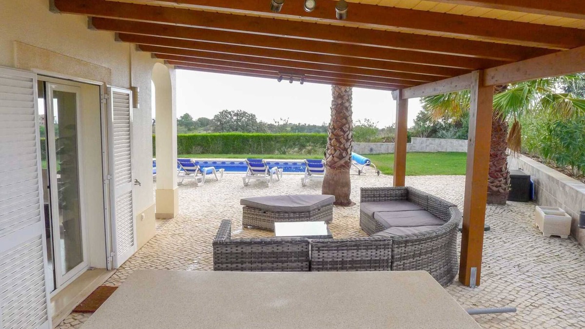 Conceicao Villa | Villa Flora Martins, 4 bedrooms, pool and fantastic view