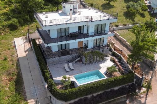 Shkoder Villa | Villa Florale