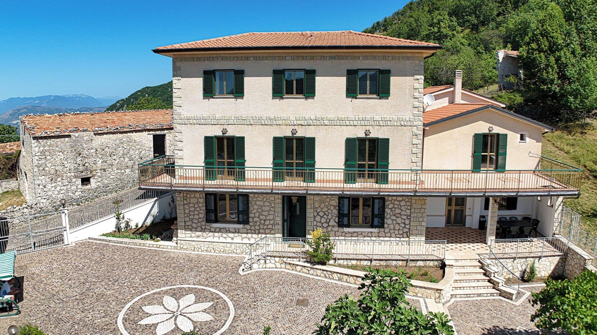 Picinisco Villa | Villa Fontitune | Breathtaking mountain location with views over Picinisco