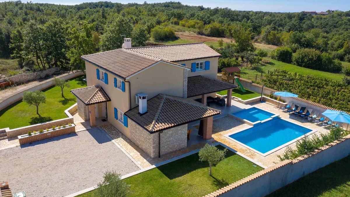 Muzini Villa | Villa for 10 people with pool and hydromassage