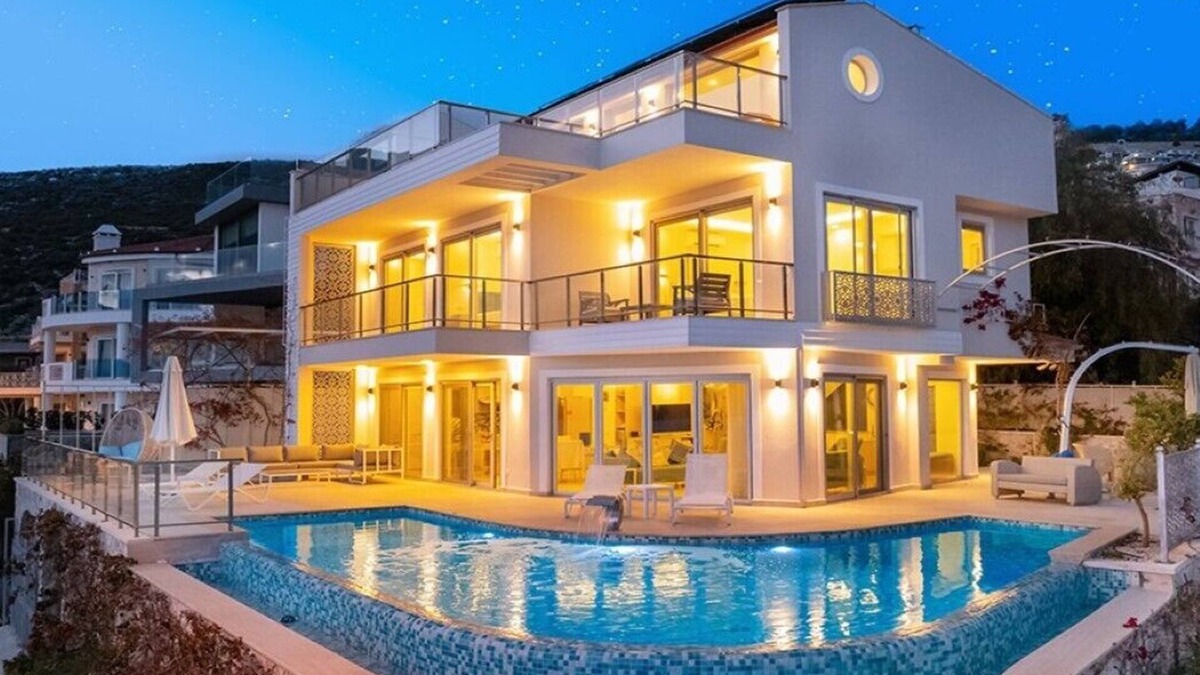 Kalkan Villa | Villa for 10, Superb Sea Views, Heated Pool, Sauna & Hamam. 5 Mins Walk to Sea!