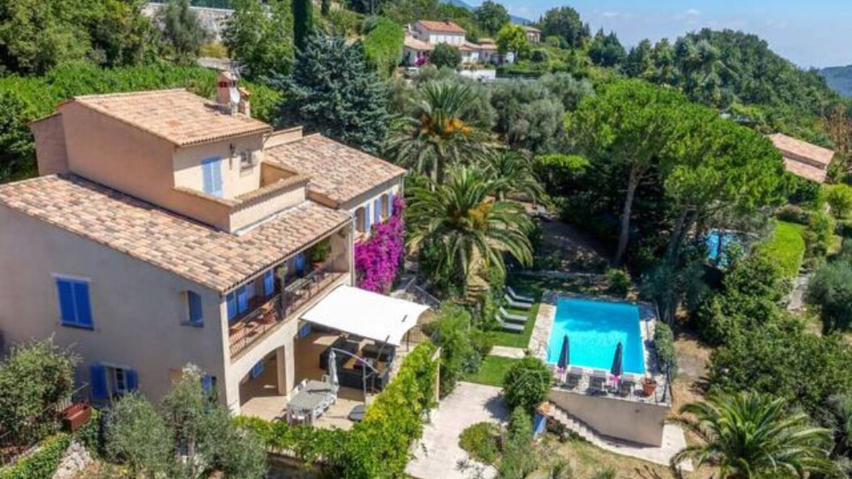 Chateauneuf-Grasse Villa | Villa for 2 to 8 people, heated saltwater pool with sea view
