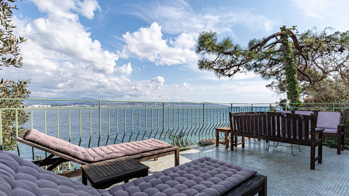 Theoule-Superieur Villa | Villa for 4 to 10 people, directly on the beach, quiet, 200 sq.m villa