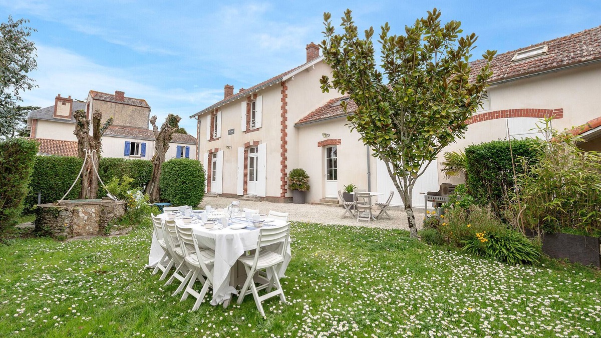 Prefailles House | Villa for 7 adults, 1 child, 400m from the sea