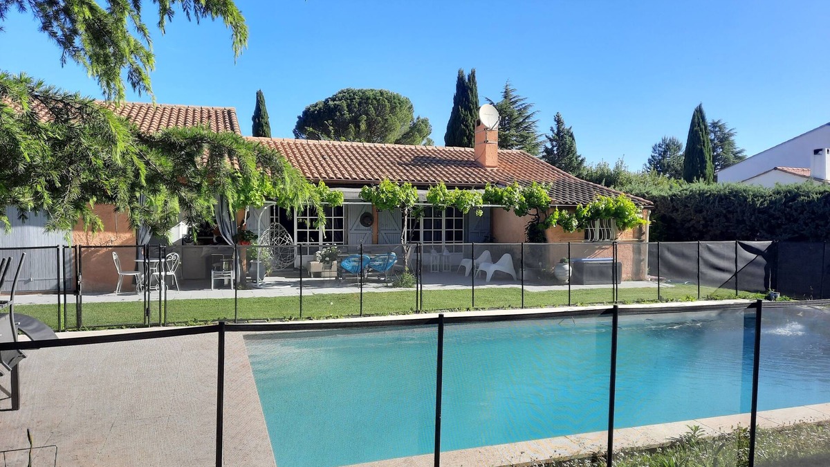 Bouc-Bel-Air House | Villa for rent in Provence