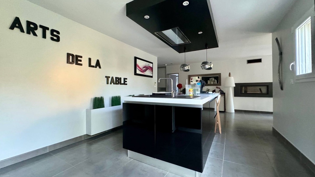 Saint-Laurent-des-Arbres Villa | Villa les Arts de la Table