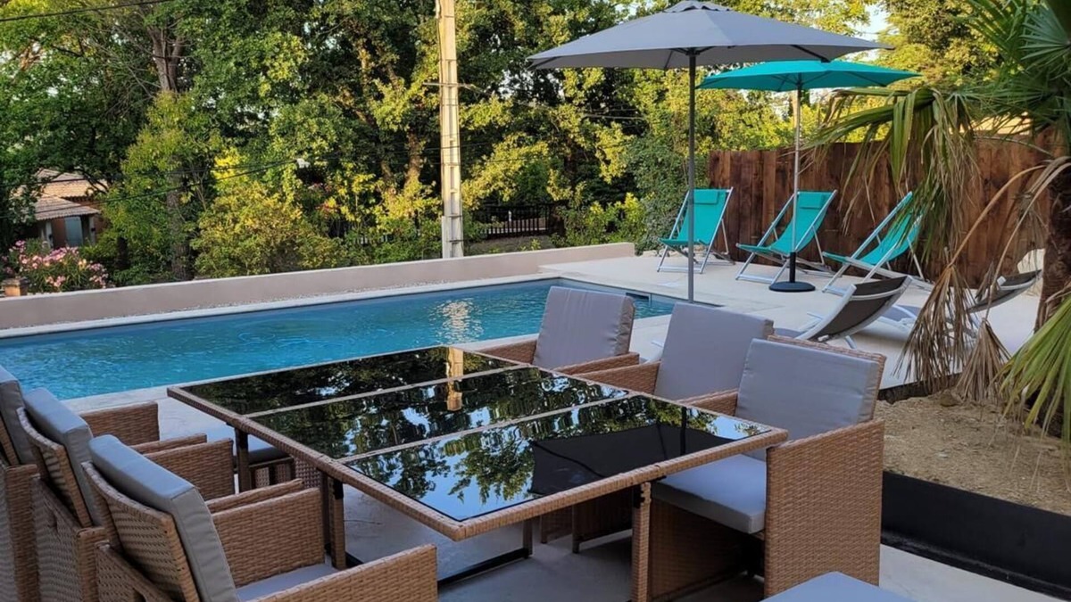 Saint-Paul-Trois-Chateaux Villa | Villa Les Roches du Montélit Avec Piscine 200 m du Centre Ville, neuve, 120 m2