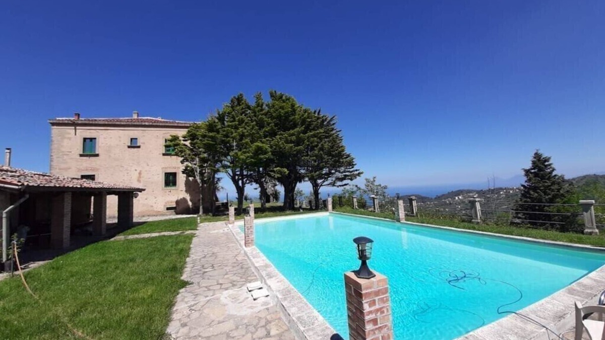 Ficarra Villa | Villa from the 1700s between the sea and Nebrodi Park at 700 m above sea level.