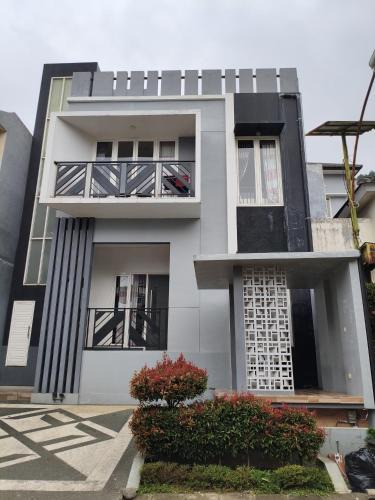 Ngaglik Villa | Villa Gamelas Kusuma Pinus Batu