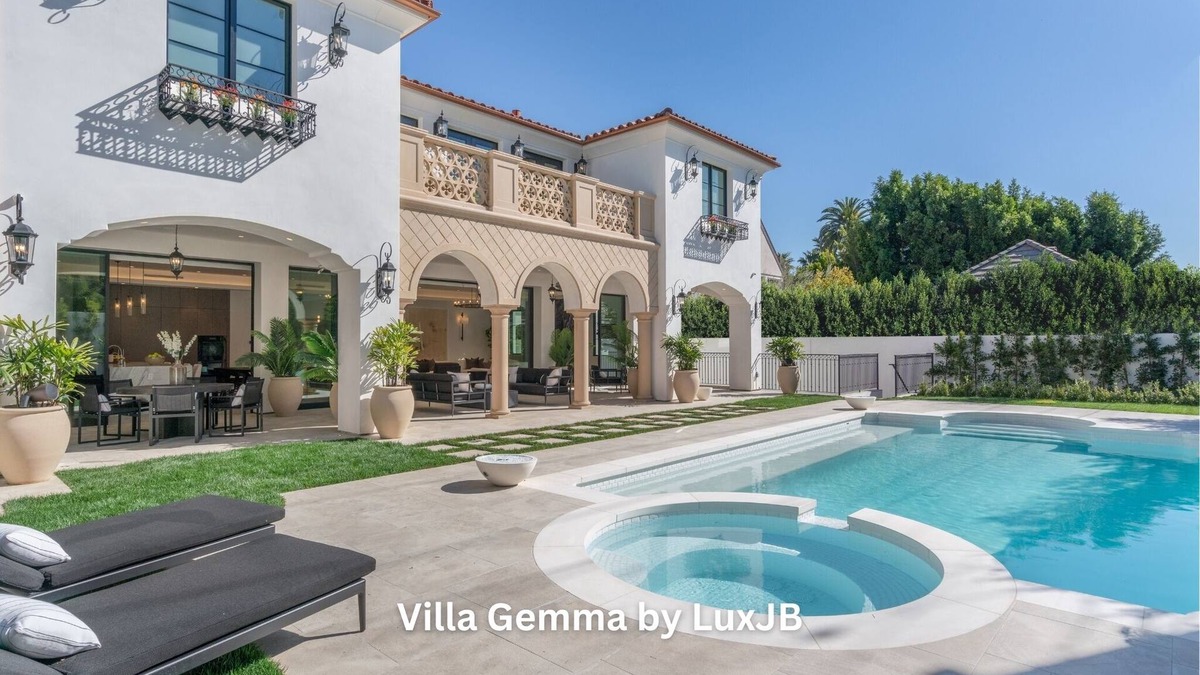The Flats Villa | Villa Gemma by LuxJB ๐ New Beverly Hills Flats Mansion ๐ Steps from Rodeo Drive