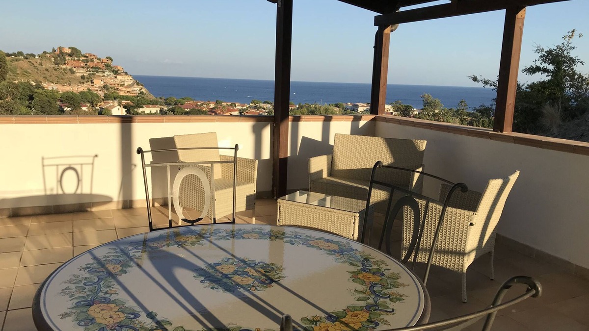 Calalunga-Pietragrande Villa | Villa Gio & Mar. Independent penthouse.