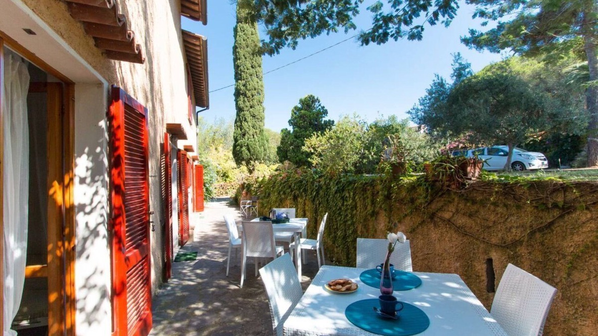 Magazzini Apartment | Villa Giolù: Azzurro Apartment 200 m to the beach, ferry discount!