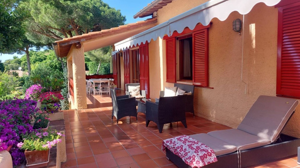 Magazzini Apartment | Villa Giolù: La Terrazza Apartment, near the beach !