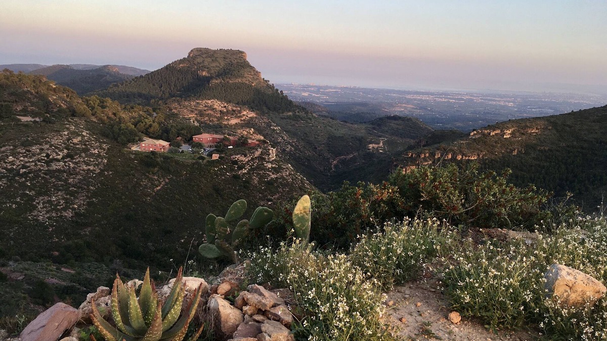 Segart Villa | VILLA GLADYS. SIERRA CALDERONA VIEWPOINT