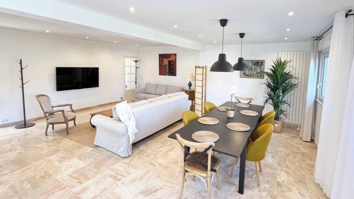 Thiais Villa | Villa golden heaven near Paris with 4 parking 3bedroom/2sdb/WIFI 580 in Mbits