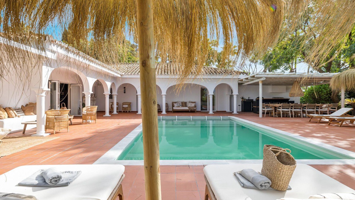 Urbanizacion Hacienda las Chapas Villa | Villa Golondrina -3bd Family Villa -Pool & Views!