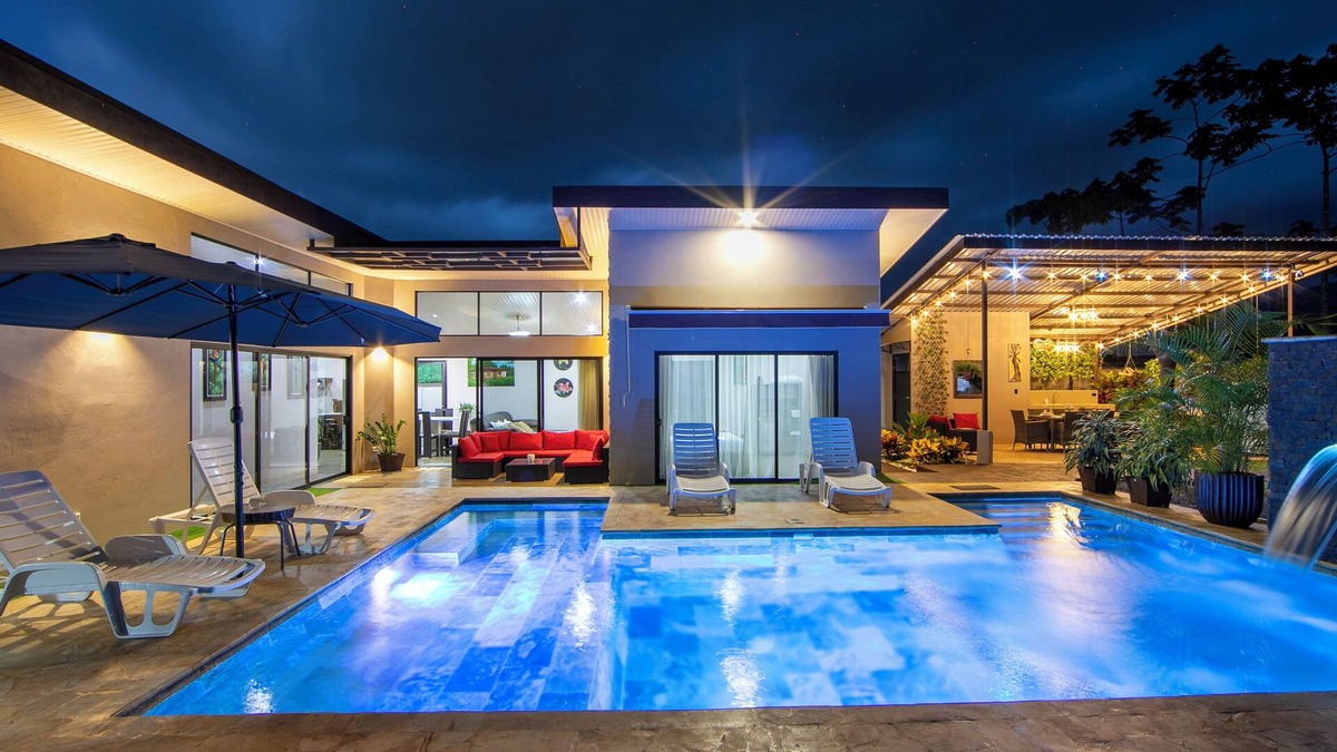 La Fortuna Villa | Villa Graceland - The Perfect Getaway