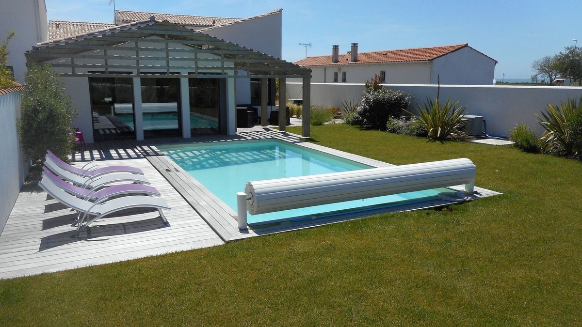 Rivedoux-Plage Villa | VILLA Grand Standing with private pool sleeps 8. Renovated 2025
