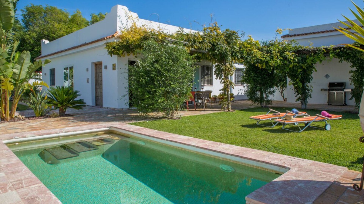 Conil de la Frontera House | Villa Guadalupe, a stylish 3 bedroom house, 2 bathrooms, private pool, sea views