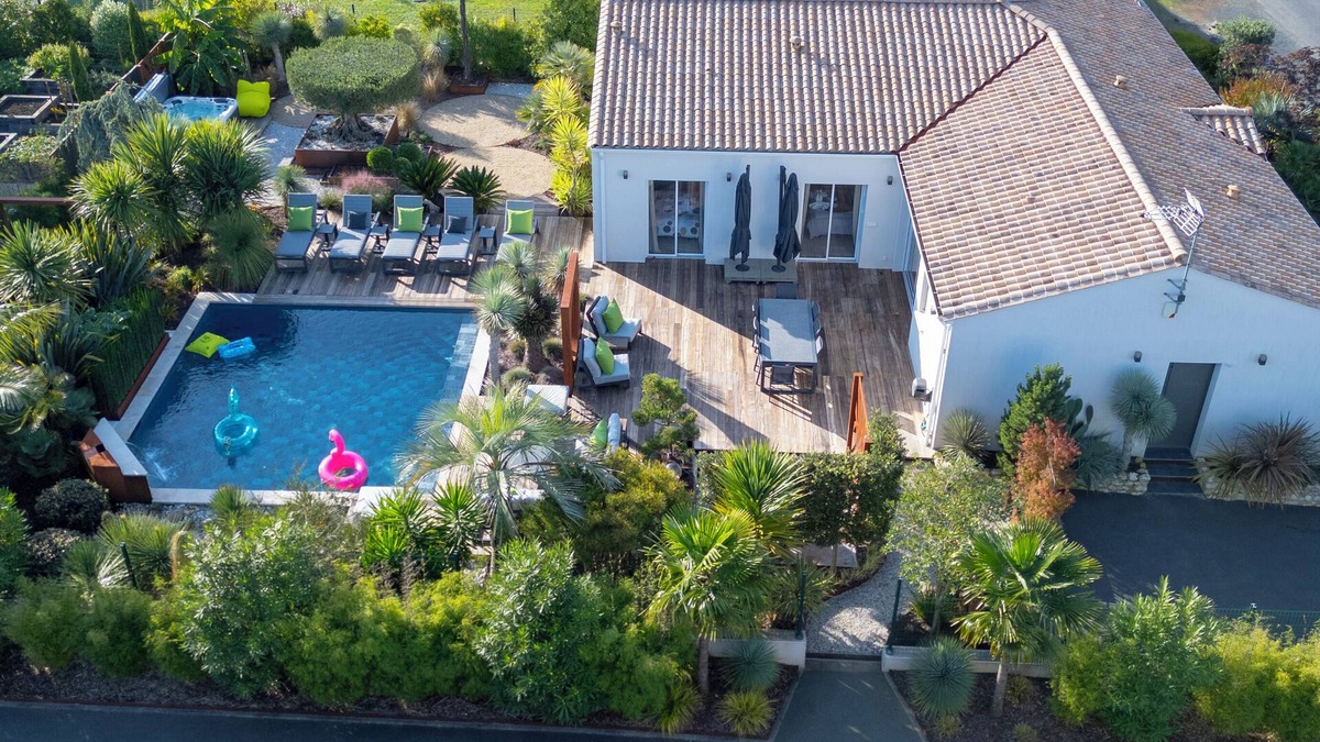 Saint-Ciers-du-Taillon Villa | Villa Harmonie: Luxury, Jaccuzzi and Pool in Charente-maritime