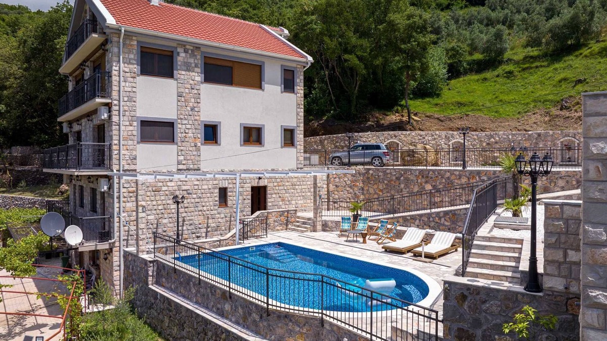 Kotor Old Town Villa | Villa Hacienda with Pool