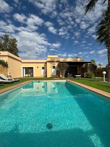 Issen Villa | Villa Hanae Dyar Shemsy