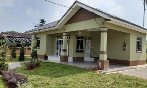 Kampung Sura Masjid Villa | Villa Hijau Guest House
