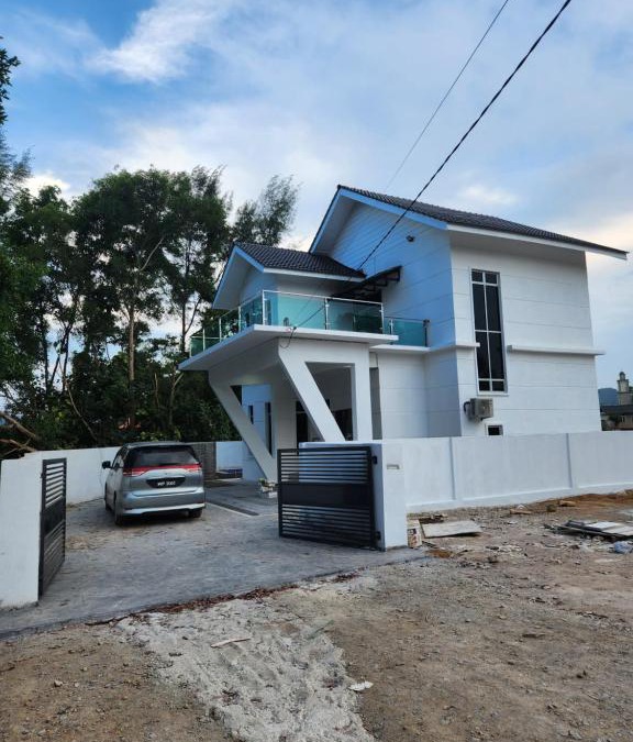 Kawasan Perindustrian Chendering Villa | Villa homestay ADIANA with Pool Pantai Pandak Chendering Kuala Terengganu