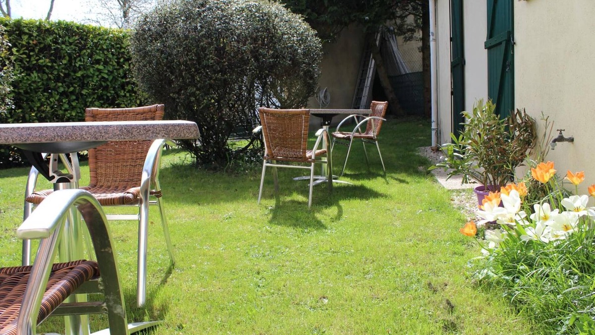 Saint-Andre-les-Vergers Hotel | Villa hotel