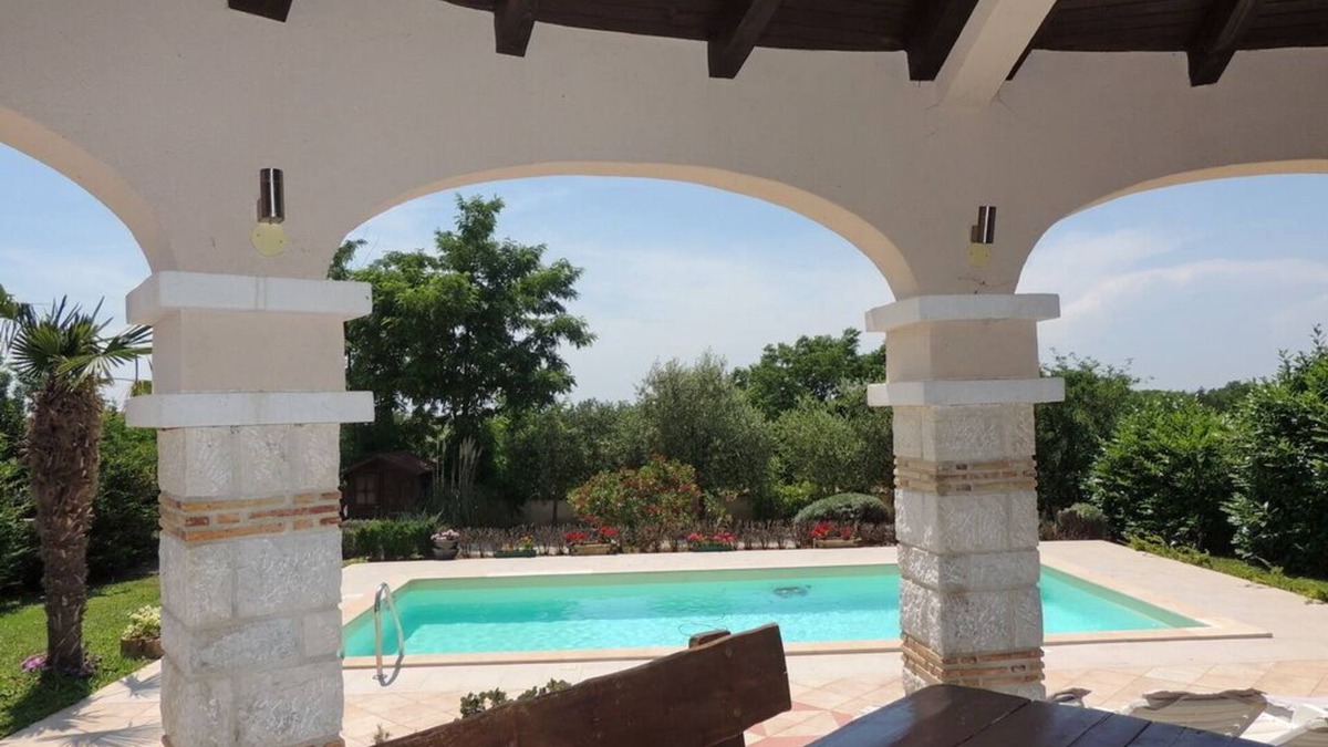 Zbandaj Villa | Villa house with sea view and pool surrounded by lush gardens above Poreč
