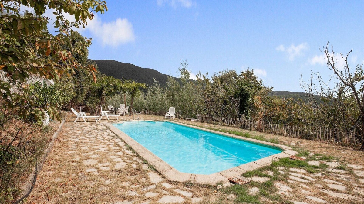 Sant Iscle de Vallalta Villa | Villa in Maresme near Montnegre Park