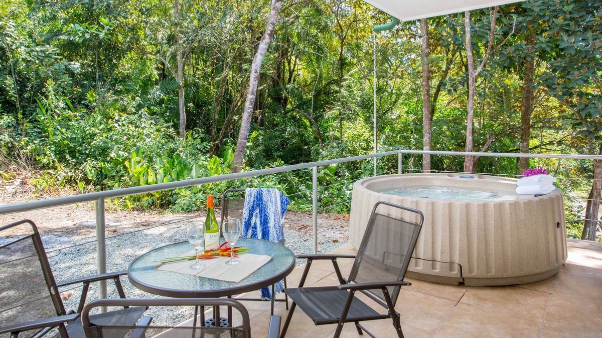 Parrita House | Villa Iguana - Great place & privacy w/Jacuzzi & WiFi