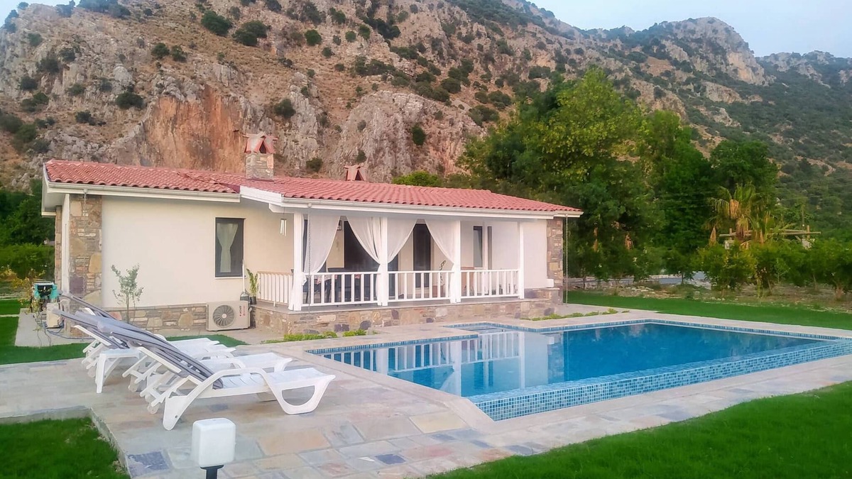 Dalyan Villa | Villa in a Pomagranate orchard