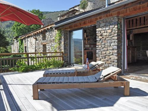 Ayguatebia-Talau House | Villa in Ayguatébia-Talau with Garden & BBQ