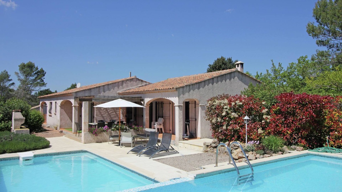 Bagnols-en-Foret Villa | Villa in Bagnols near Sea with Pool