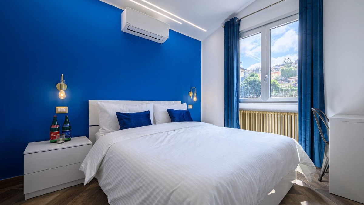 Quarto Apartment | Villa In Bed Blue Suite Balcony