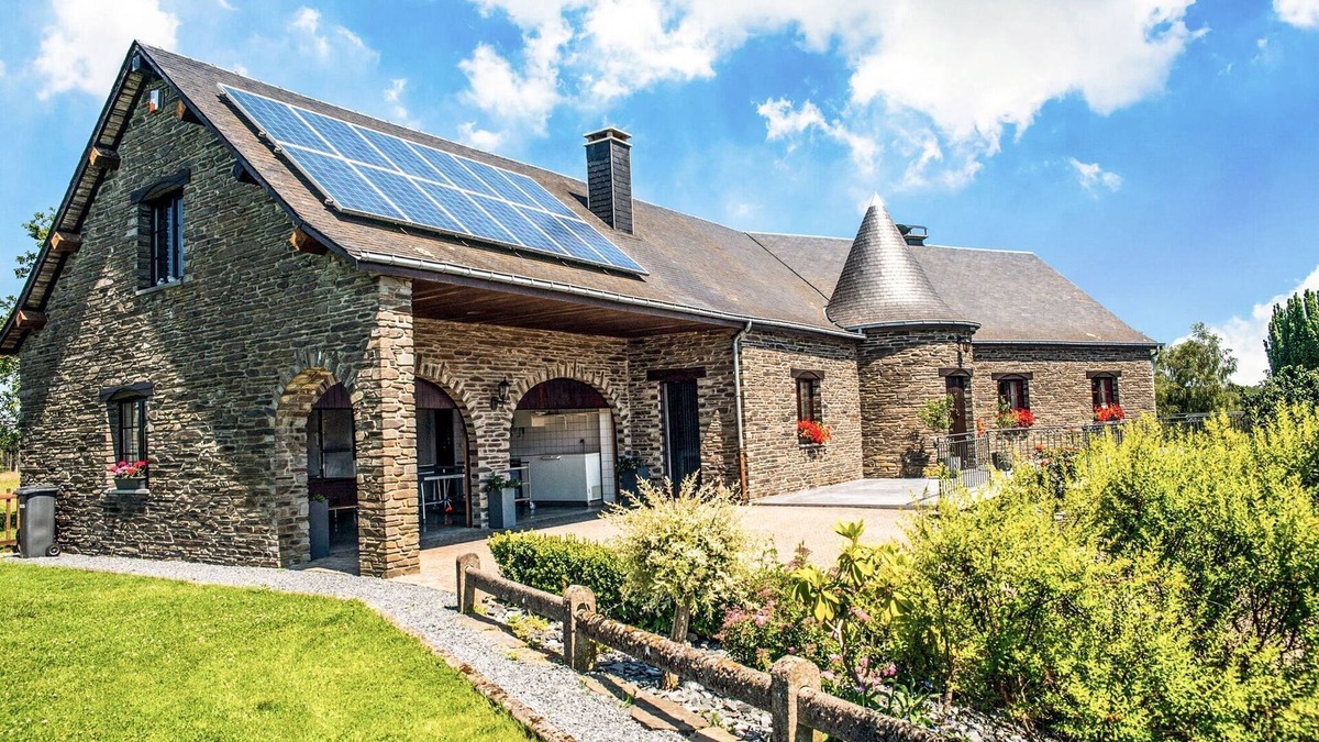 Bievre Villa | Villa in Biטvre with garden