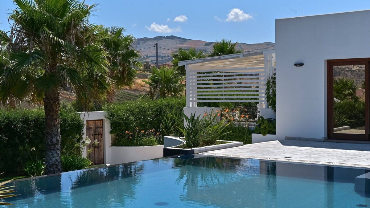 Buseto Palizzolo Villa | Villa in Buseto Palizzolo with 3 bedrooms sleeps 8