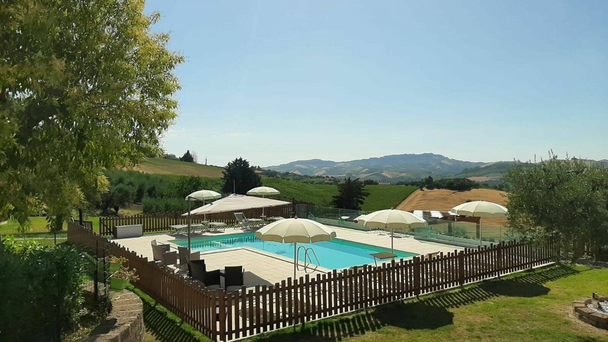 Carassai Villa | Villa in Carassai with 4 bedrooms sleeps 11