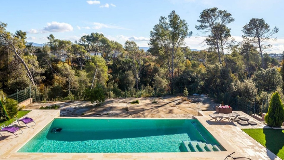 Castellar del Riu Villa | Villa in Castellar del Riu with Pool & Pyrenees