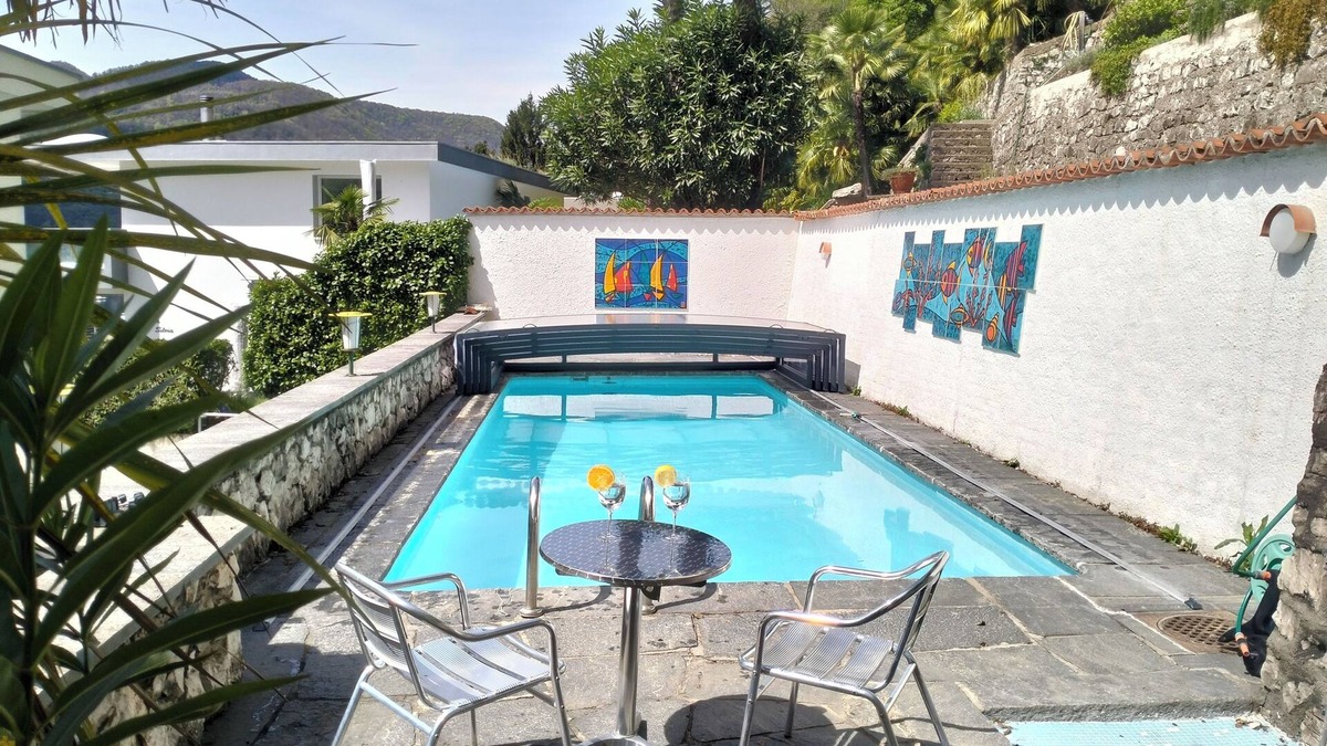 Caslano Villa | Villa in Caslano Ticino Private house with pool, 150 m from Lake Lugano.