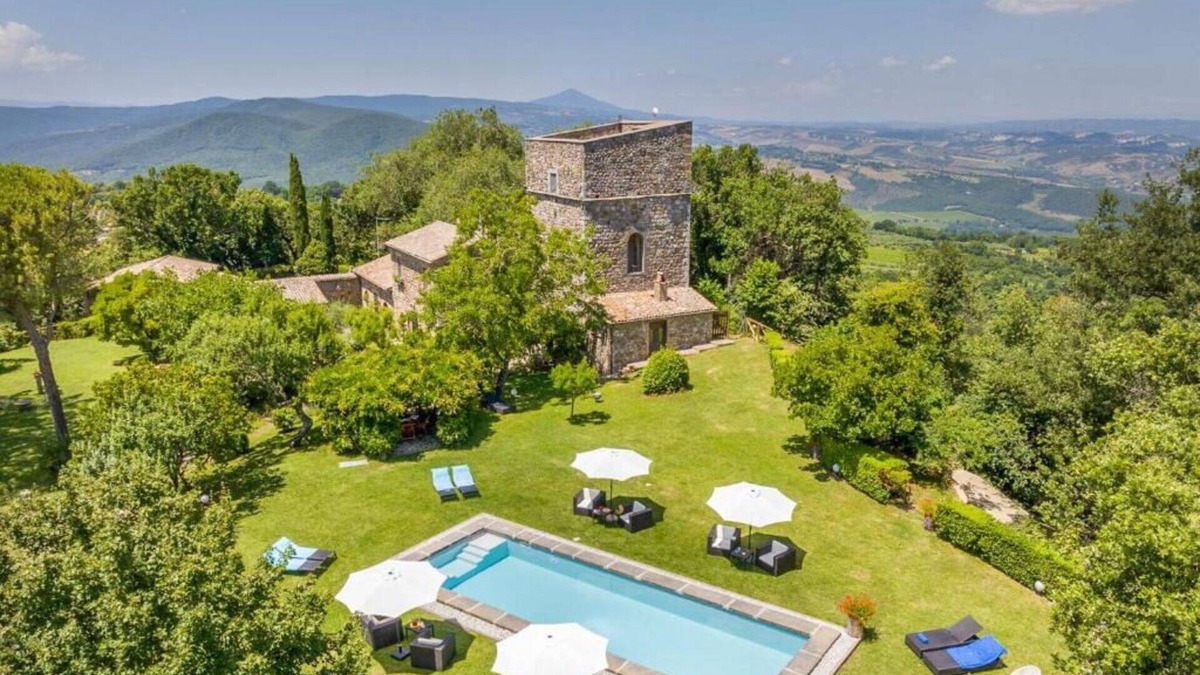Castel Viscardo Villa | Villa in Castel Viscardo with 5 bedrooms sleeps 10