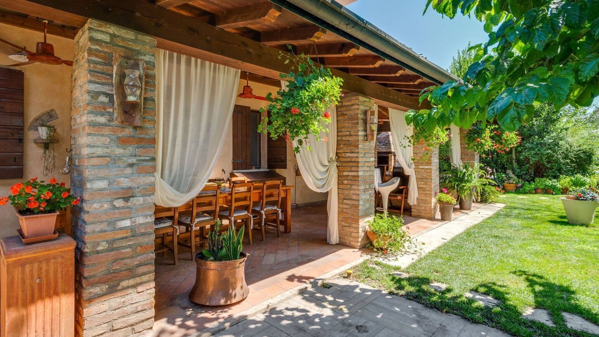 Castelbelforte House | Villa in Castelbelforte near Lago di Garda
