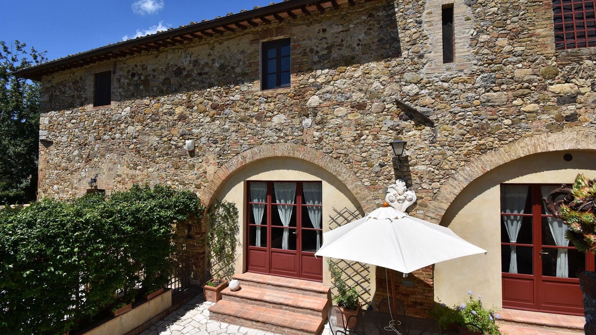 Villa Parigini Villa | Villa in Chianti near Siena, view of garden and private pool
