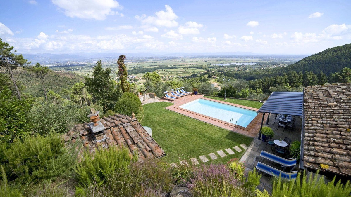 SantʼAndrea di Compito Villa | Villa in Colle Di Compito with 3 bedrooms sleeps 8