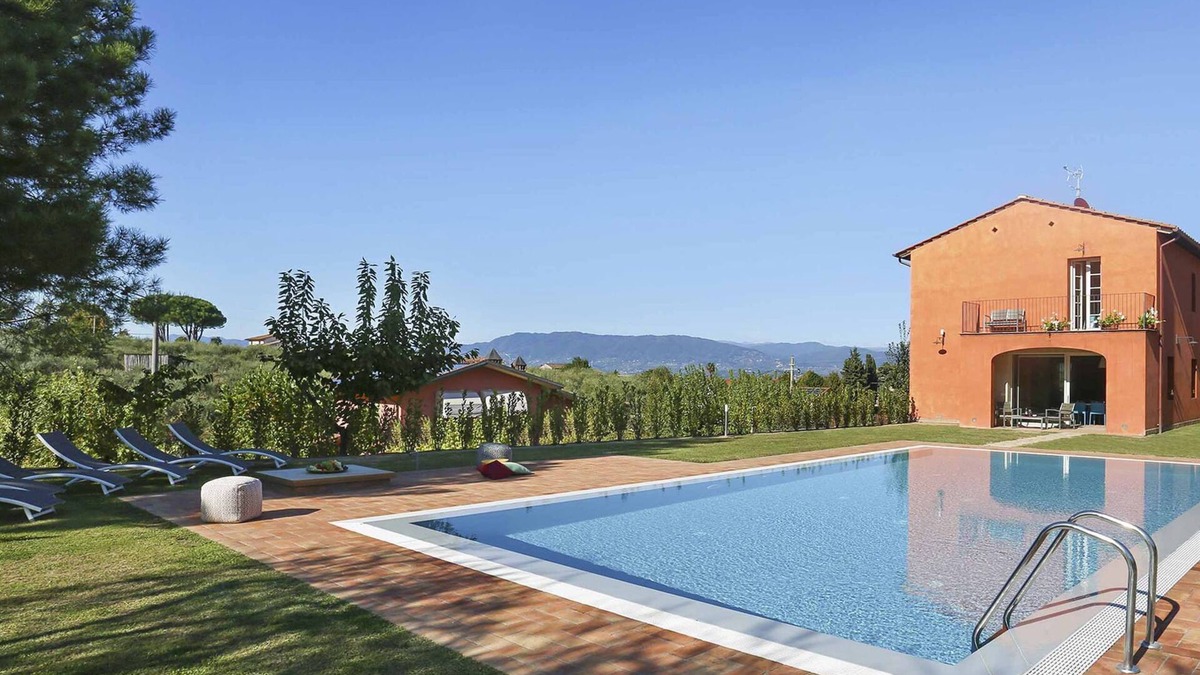 Cascine-La Croce Villa | Villa in Colle Di Compito with 3 bedrooms sleeps 6