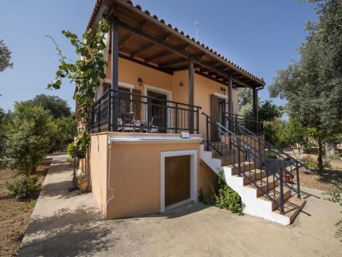 Asteri House | Villa in Crete near Beach and Olive Groves