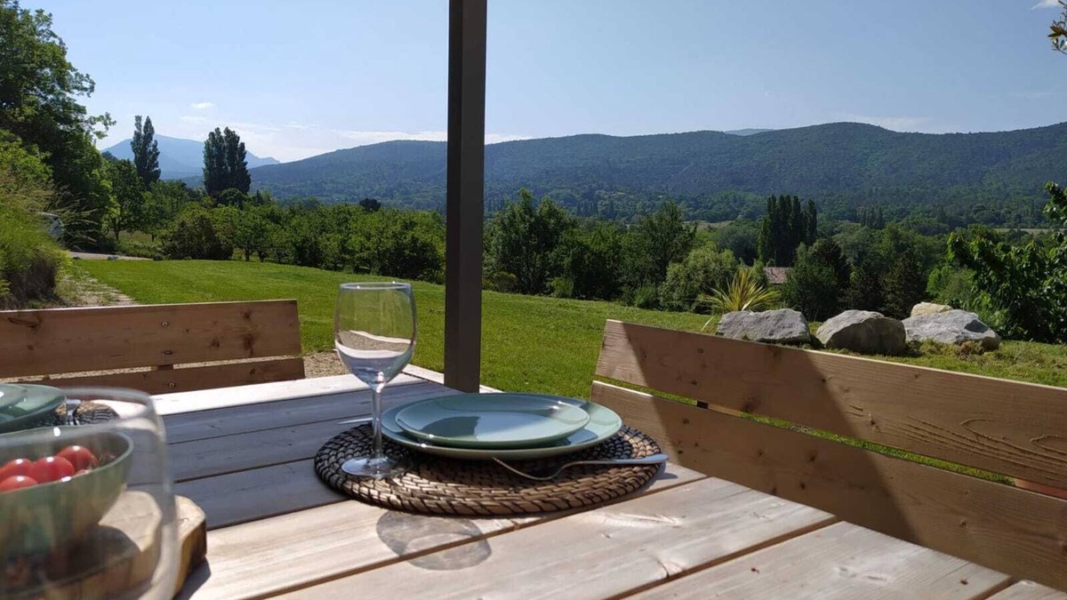 Dieulefit Villa | Villa in Dieulefit in Drome Provençale with views of nature and mountains