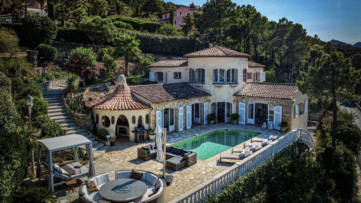 Theoule-sur-Mer Villa | Villa in fabulous THEOULE SUR MER with Stunning Sea views and The Bay of Cannes